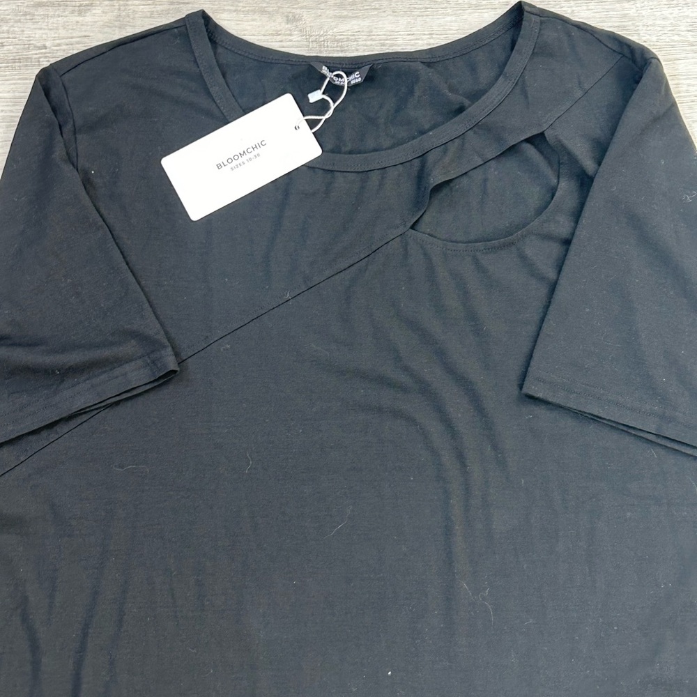 BloomChic Black Short Sleeve Tee - Picture 2 of 10